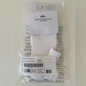ALO Yoga White Unisex Performance Socks